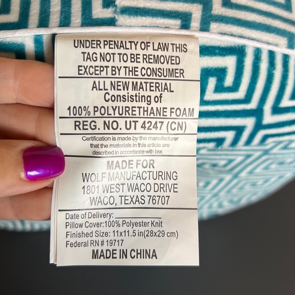 New - 2 Neck Travel Pillows - Pink, Teal & White Geometric - Picture 14 of 15